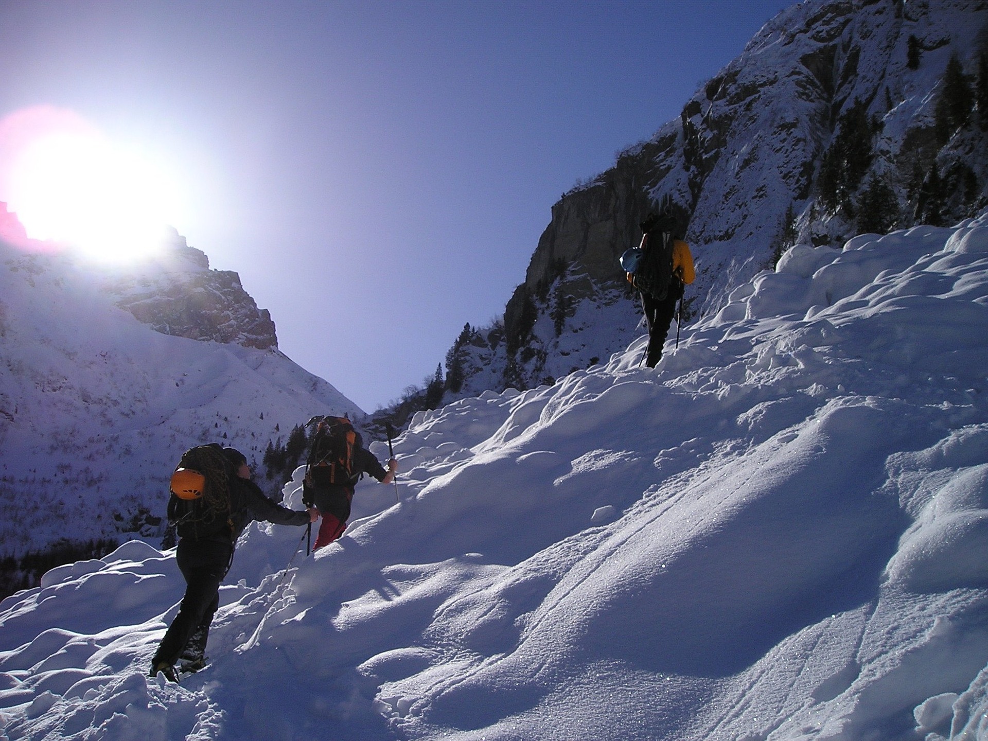 Randonnée en raquettes dans le Queyras en hiver en famille